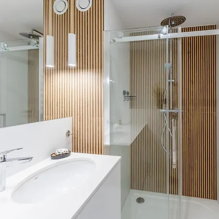 Westin House - 118 *